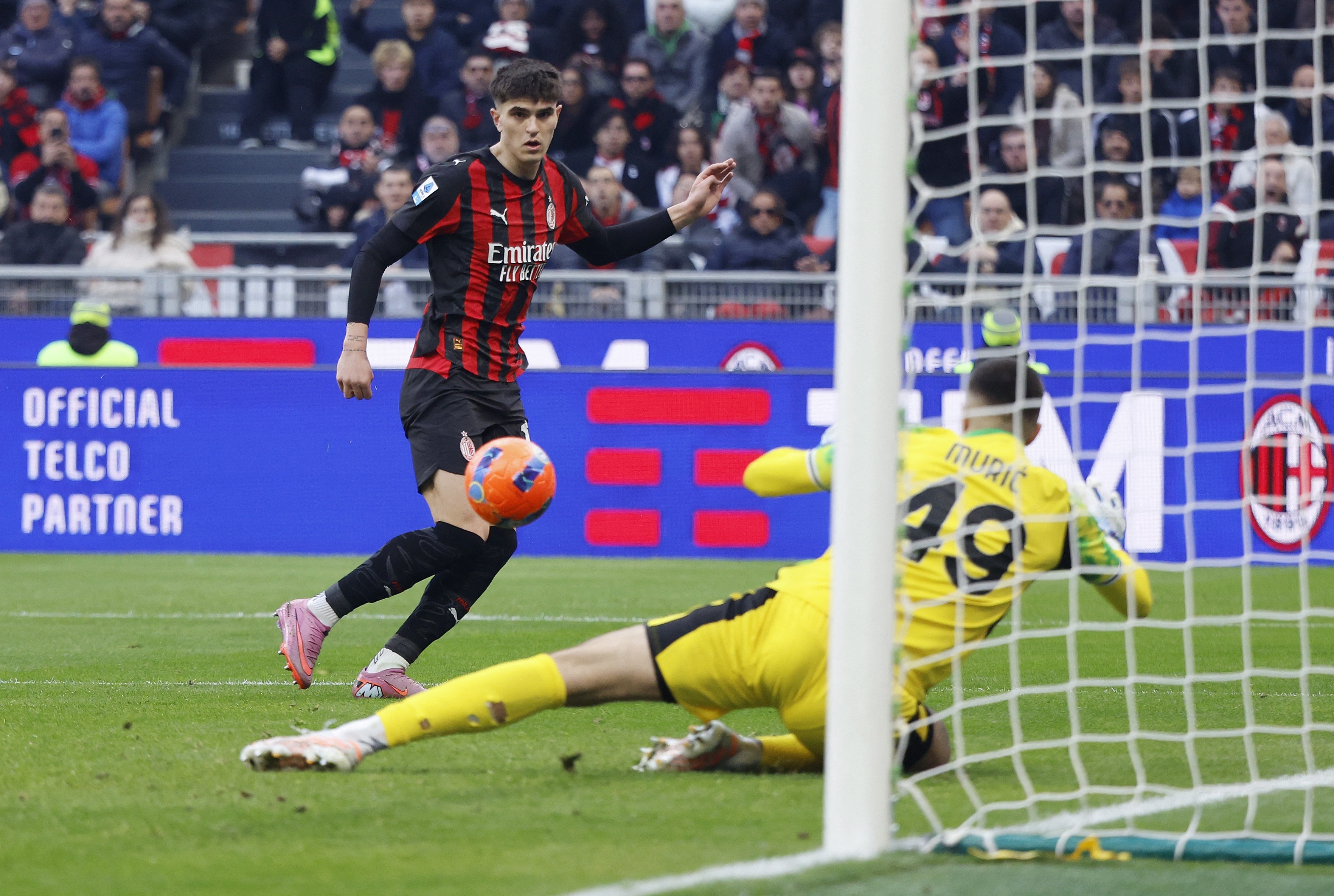 开云体育-意媒：巴尔泰萨吉回归进行个人训练 加比亚手术后回基地陪伴球队